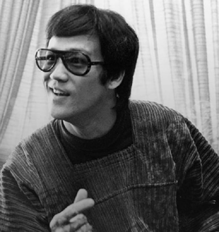 Bruce Lee threatened a director with a knife days before his death