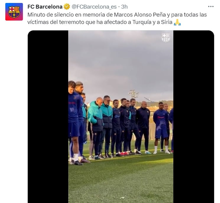 A minute of silence in memory of Marcos Alonso Peña