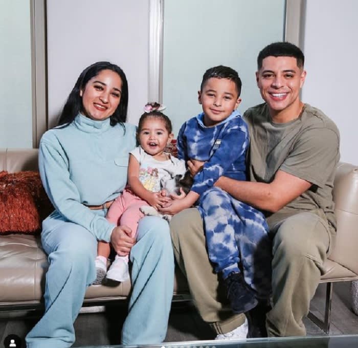 The wife of the Grupo Firme vocalist confuses her followers