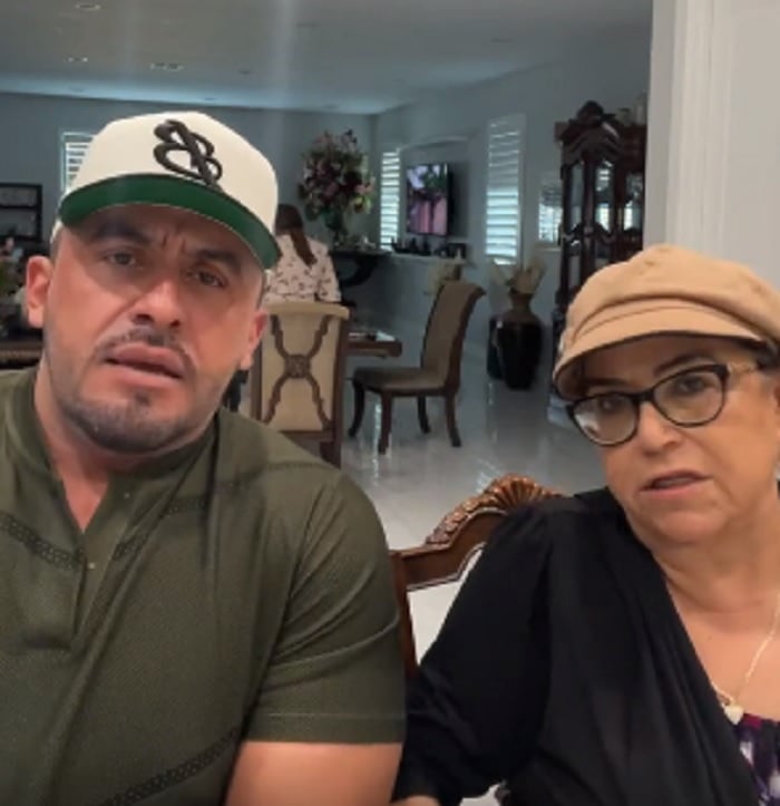 La Señora Rosa también entra al quite y apoya a su hijo Juan Rivera