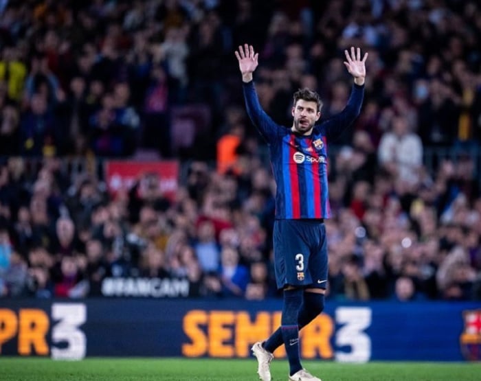 Gerard Piqué says that, without mentioning Shakira, he does not regret going to a party