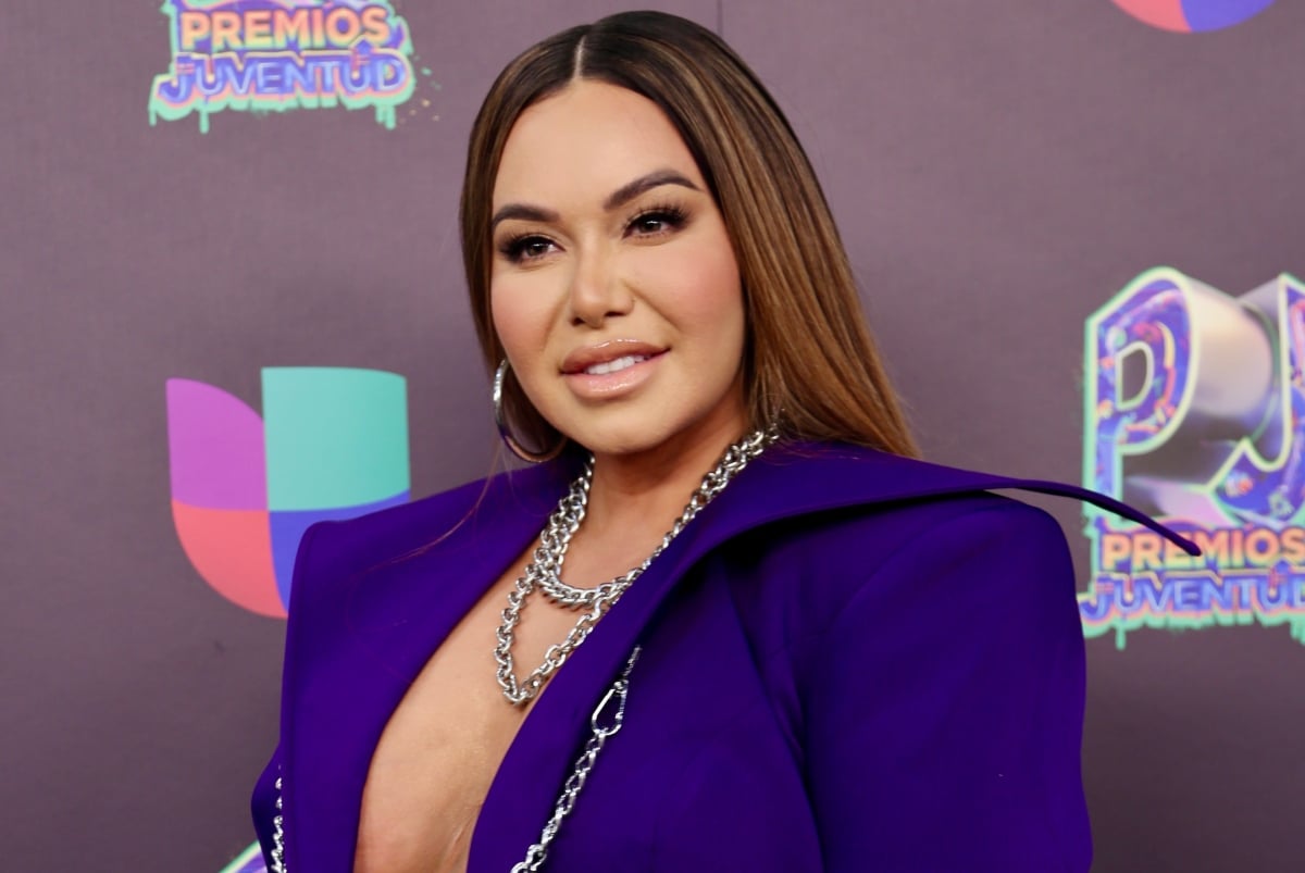 Chiquis avoids Mayeli Alonso on the Radio Awards red carpet (VIDEO)
