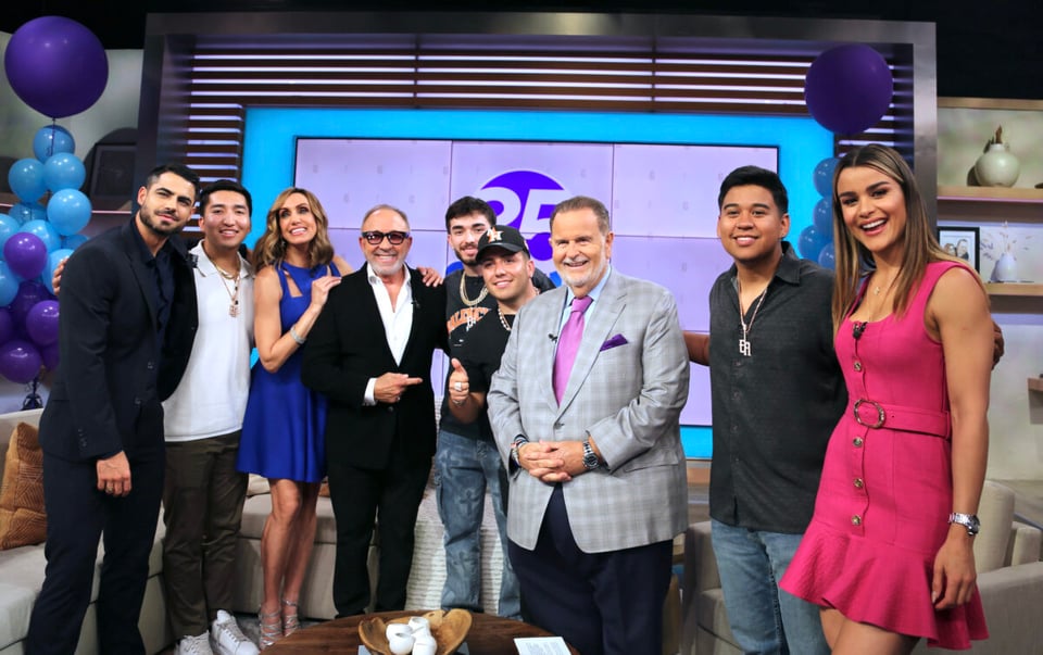 cast of El Gordo y la Flaca, Lili Estefan, Raúl de Molina, Clarissa Molina, MundoNOW