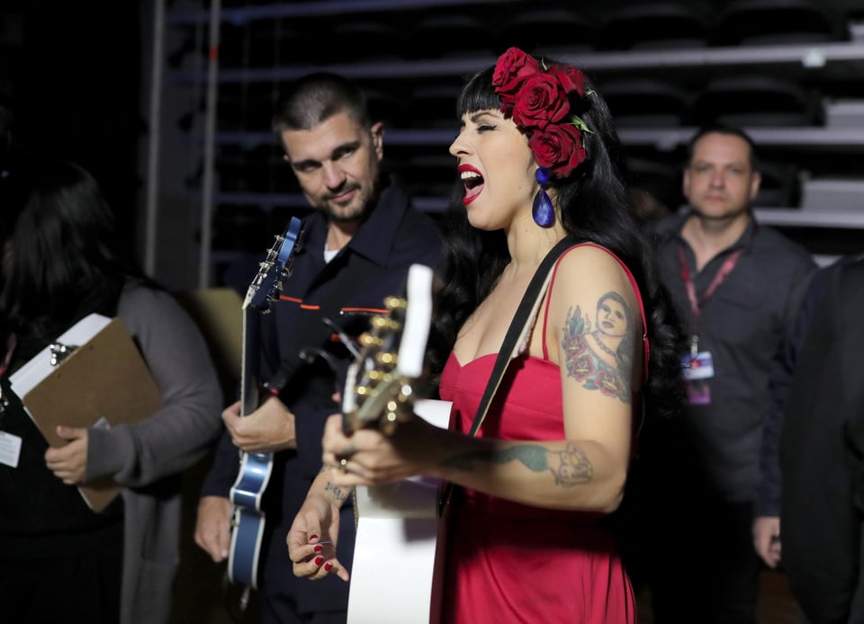 Mi buen amor, canción, música, interpretación, guitarra, mon laferte