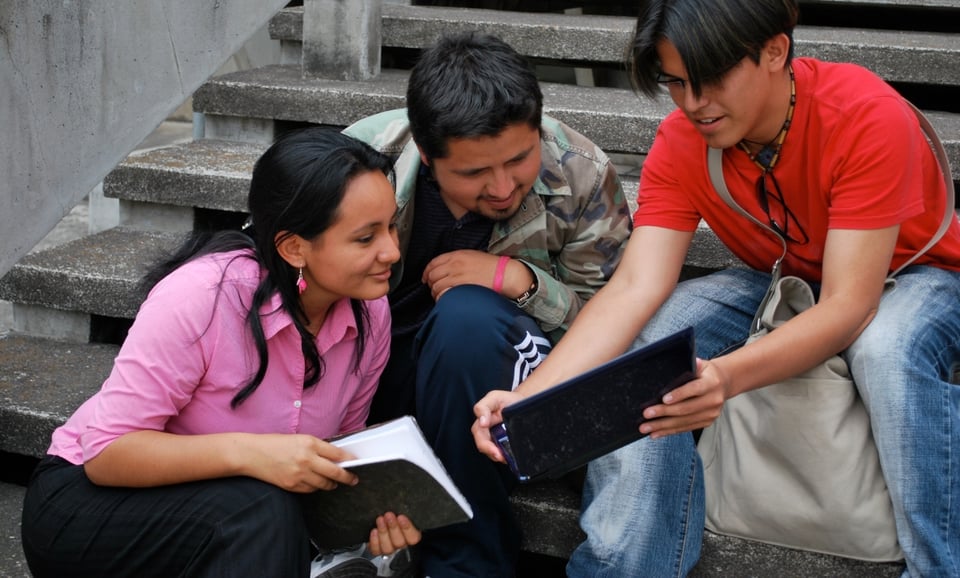 scholarships, grants, school, education, MundoNOW