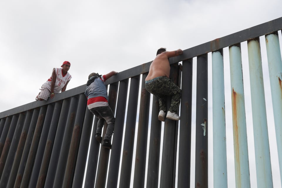 Coyotes catch immigrant lies Facebook WhatsApp