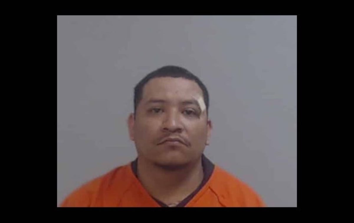 Mauricio Pérez Jr, fue detenido en Texas porque estrelló su camioneta contra una tienda Family Dollar en la que trabaja su exnovia.