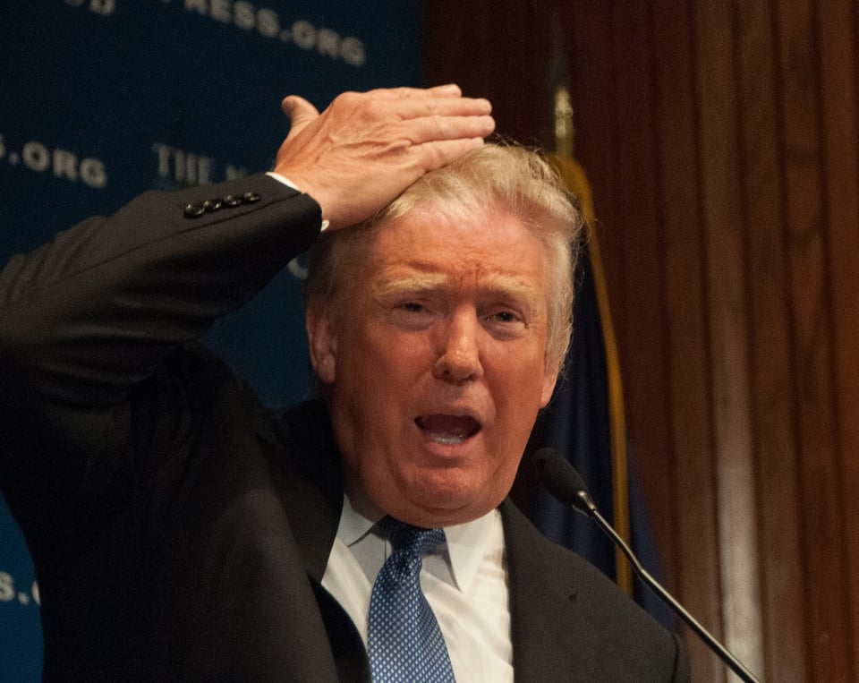 Donald Trump reina Isabel