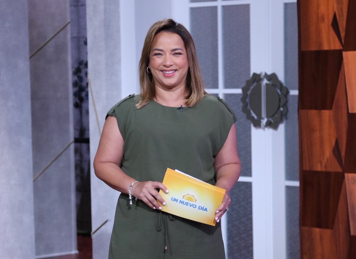 ¿Ya está esquelética? Adamari López presume piernas en vestido verde que deja ver su cambio físico (FOTOS)