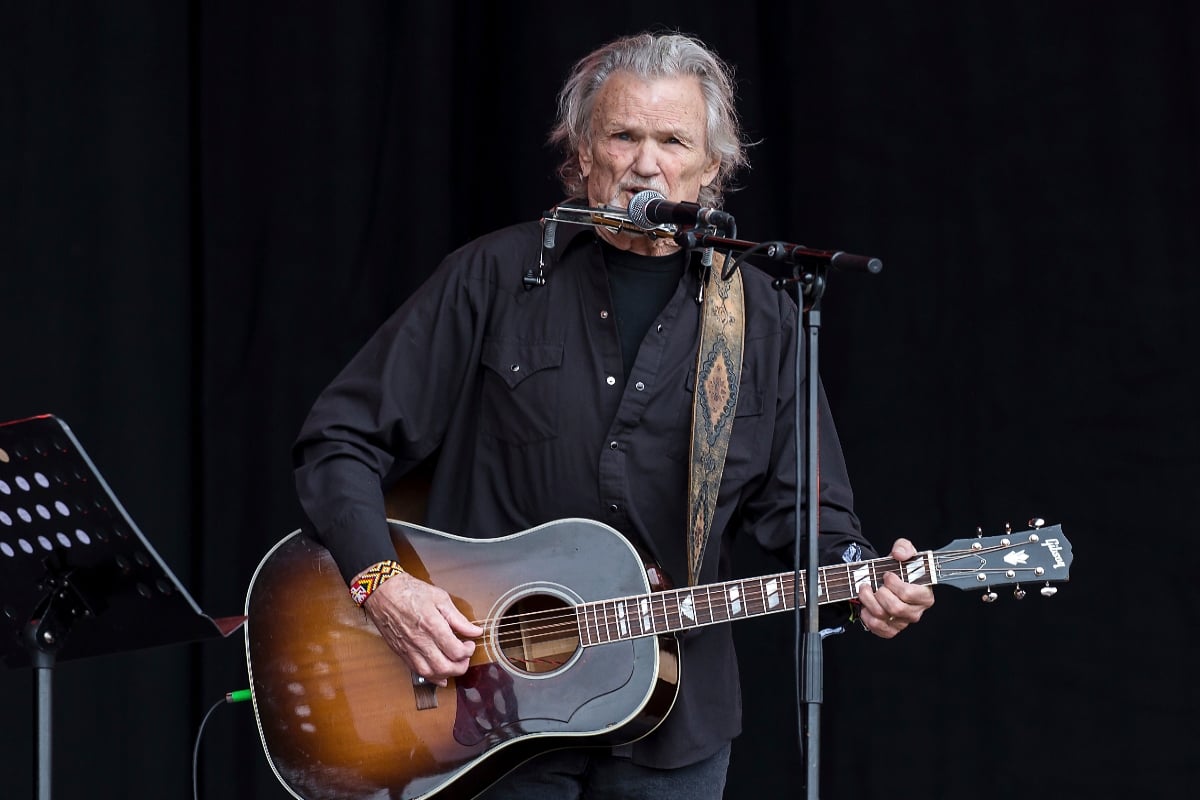 Singer, songwriter and actor Kris Kristofferson dies at 88