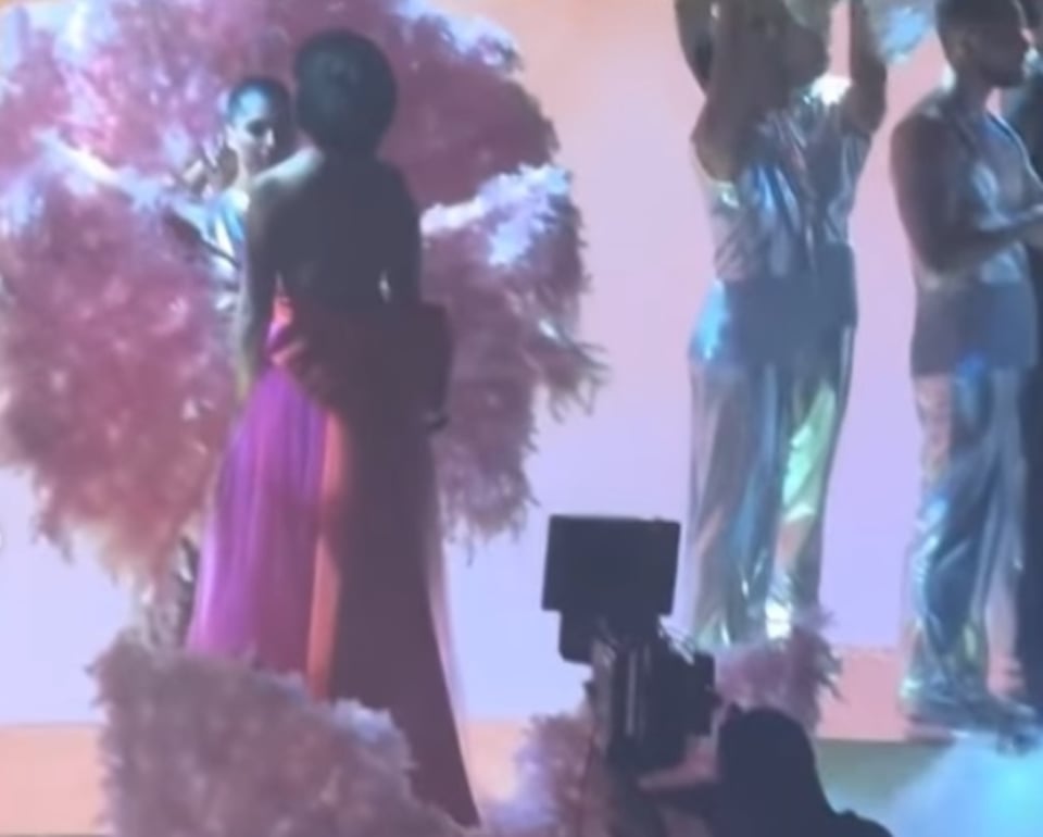 Ángela Kids Choice Awards, Ángela Aguilar, Christian Nodal, singer, MundoNOW, Ángela Aguilar Booed at Event