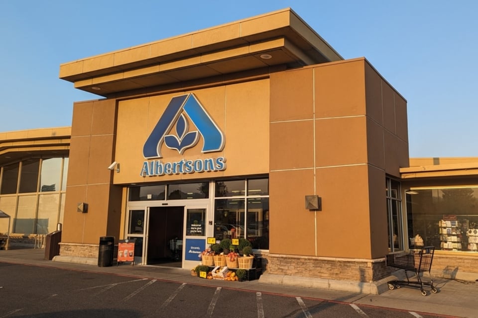 Albertsons Files Lawsuit Against Kroger, Chain, Controversy, Legal problems, United States