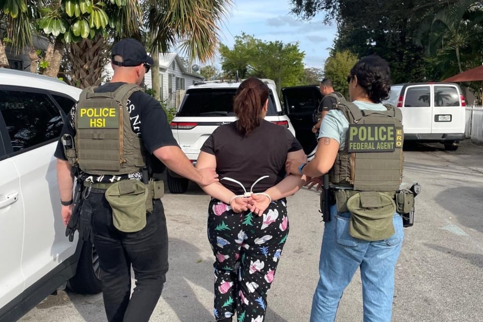 ICE, intensifies raids, USA, repentant Latinos, Latinos Regret Voting for Trump