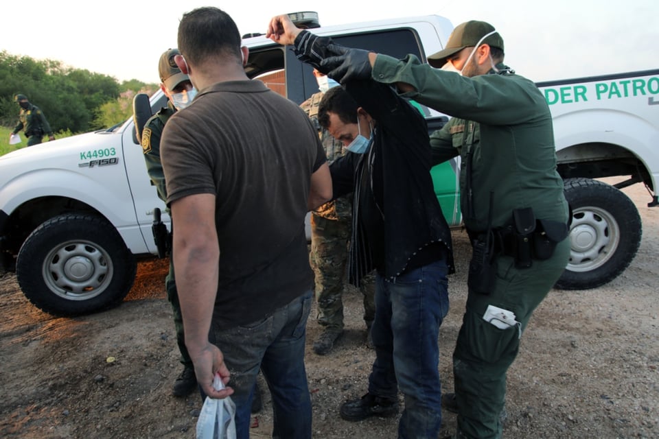 ICE Prepares Large-Scale Raid, news, deportation, Trump, migrants