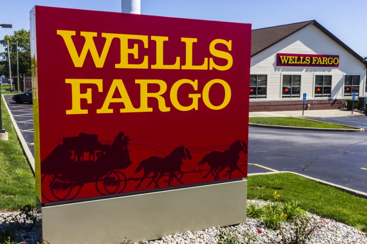 Wells Fargo Delivers Bad News to Clients: Will Freeze Accounts That Don’t Meet This Requirement