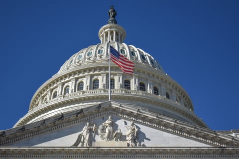 Senado de Estados Unidos frena millones destinados al polémico salón de Donald Trump