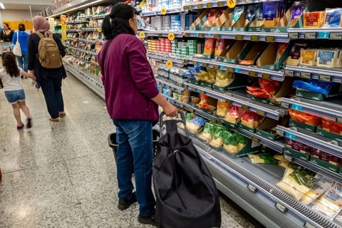 La inflación sube a 3.7% en septiembre por la gasolina: qué subió y qué bajó