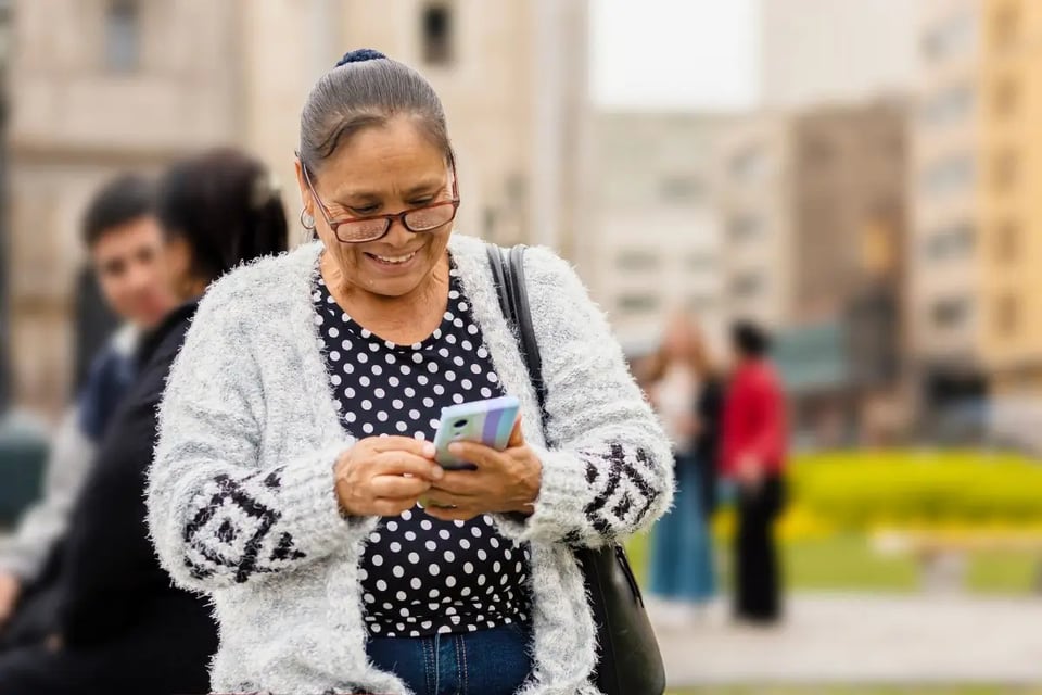 adultos mayores , impuestos
