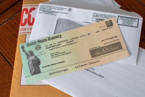 3 Cheques que recibirás en mayo: Ayuda económica, apoyo estatal para familias y Seguro Social