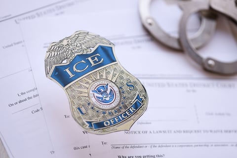Madre e hija fueron detenidas por ICE en pleno hospital tras sufrir un fuerte accidente en Florida