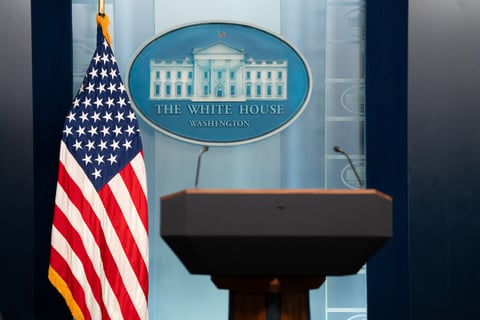 Trump elige a su nueva portavoz de la Casa Blanca tras la salida de Leavitt