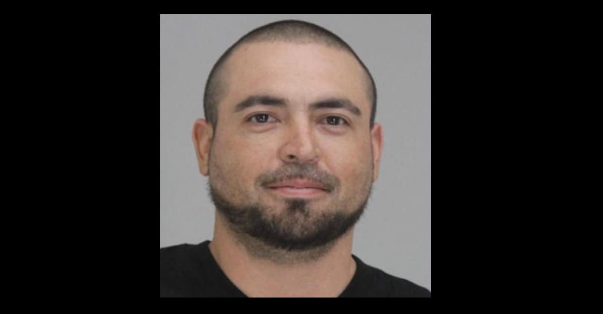 Richard Acosta Jr. fue acusado de homicidio capital por llevar a su hijo Abel Elías Acosta a matar a balazos a otros tres muchachos.