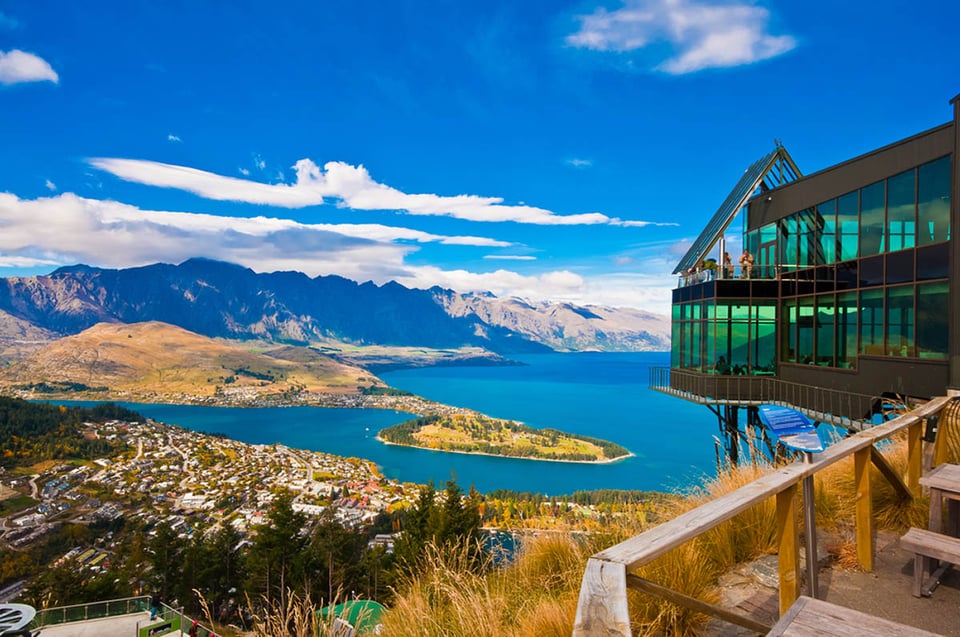 Cityscape, Queenstown, lake Wakatipu, New Zealand, nature