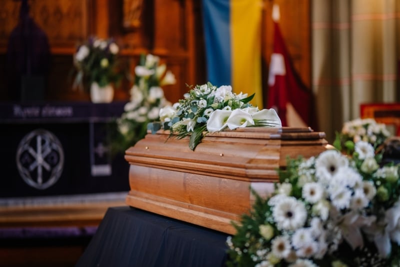 coffin, funeral, death, flowers in coffin, MundoNow