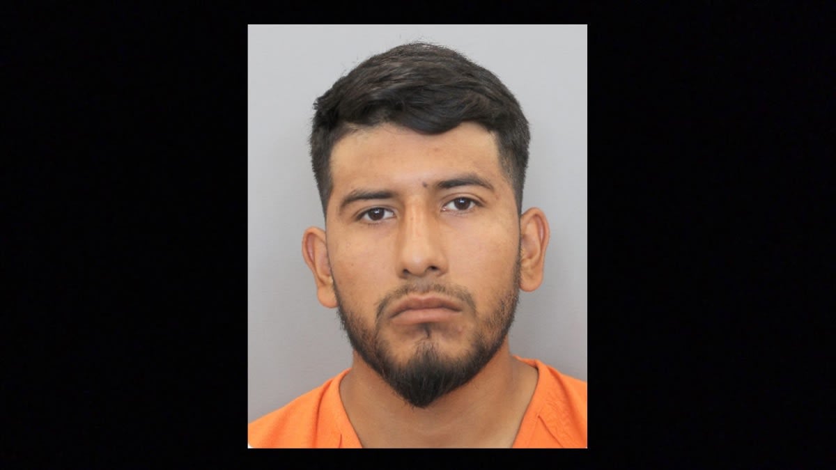 Luis Ávalos Ávila is charged with killing a woman in a drunk driving accident (PHOTOS)