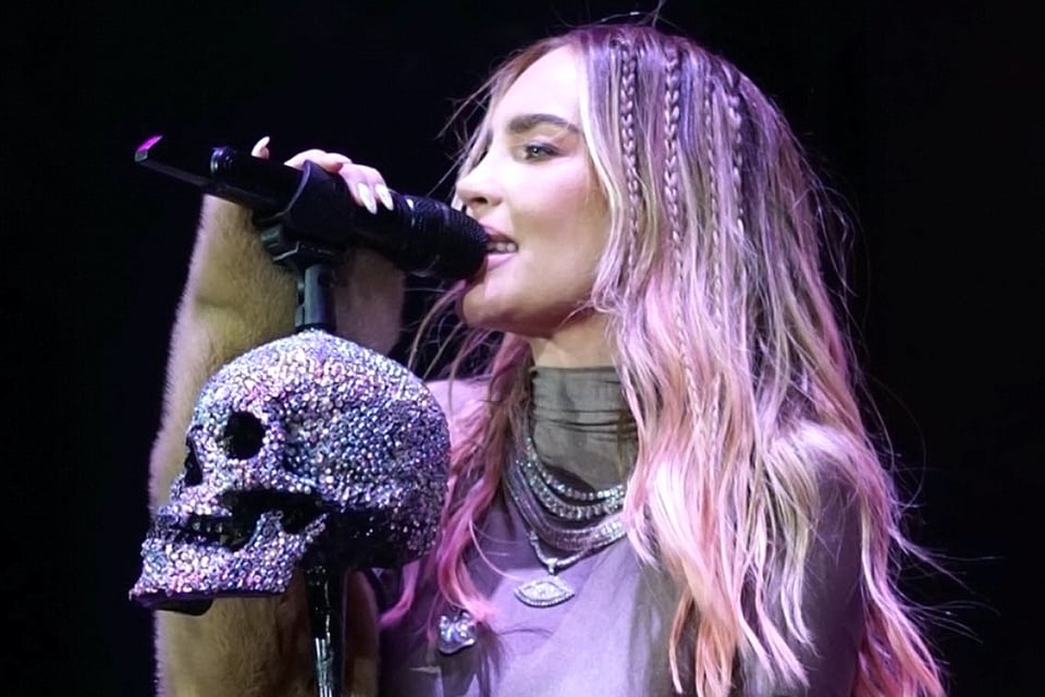 Cancer, Belinda, Singer, Mexico, Tumor