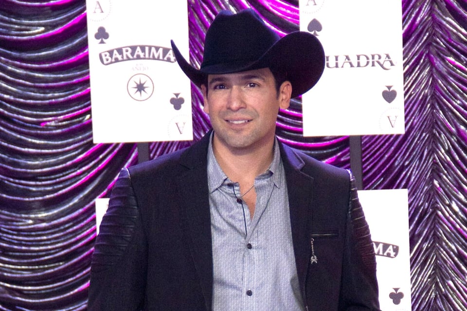Bobby Pulido, Couple, Instagram, Singer, Bobby Pulido's Wife