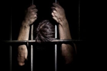 Crónica Venezolano dispara vecinos