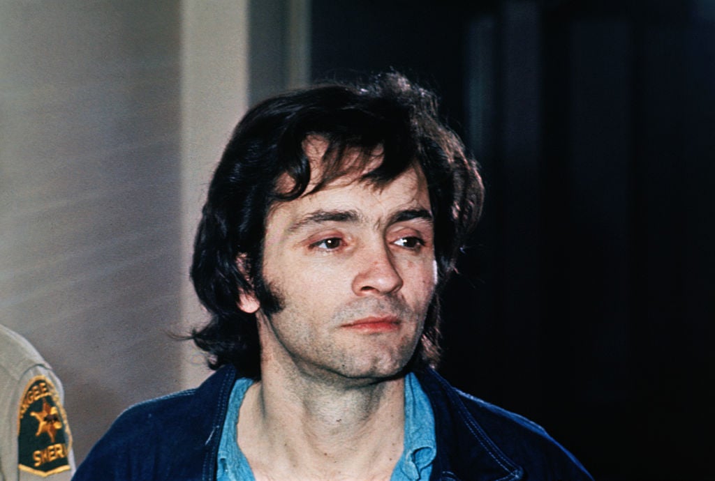 Charles Manson y su familia: un estudio de la psicología detrás de las sectas