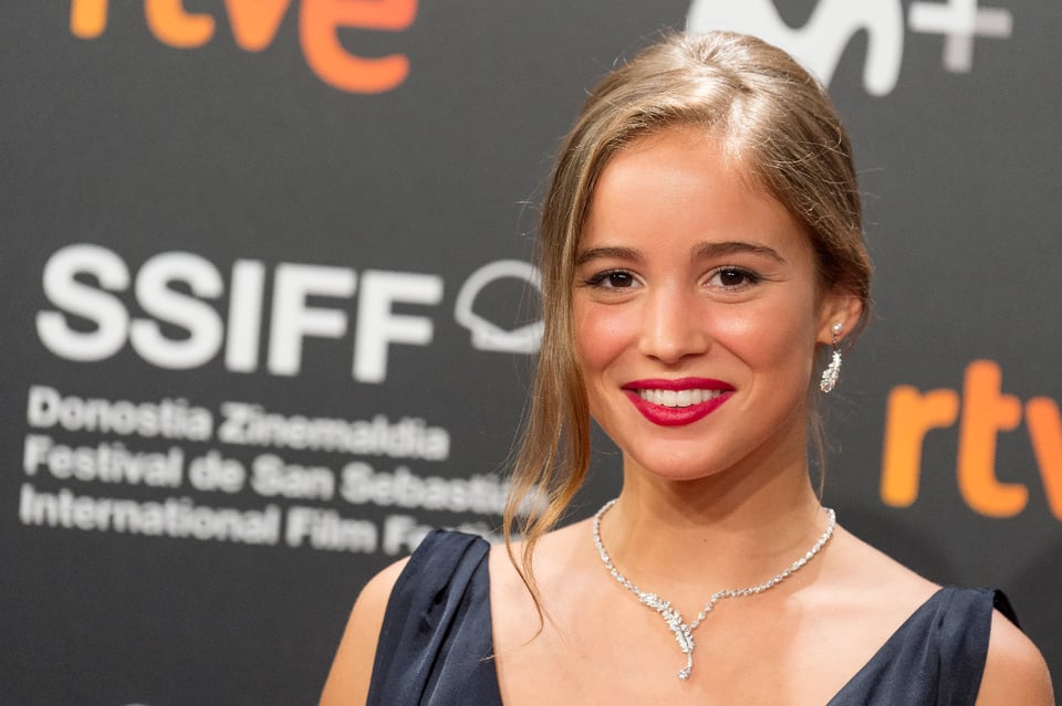 Alba Baptista, Actress, Portugal, Lisbon, Red lips, MundoNOW