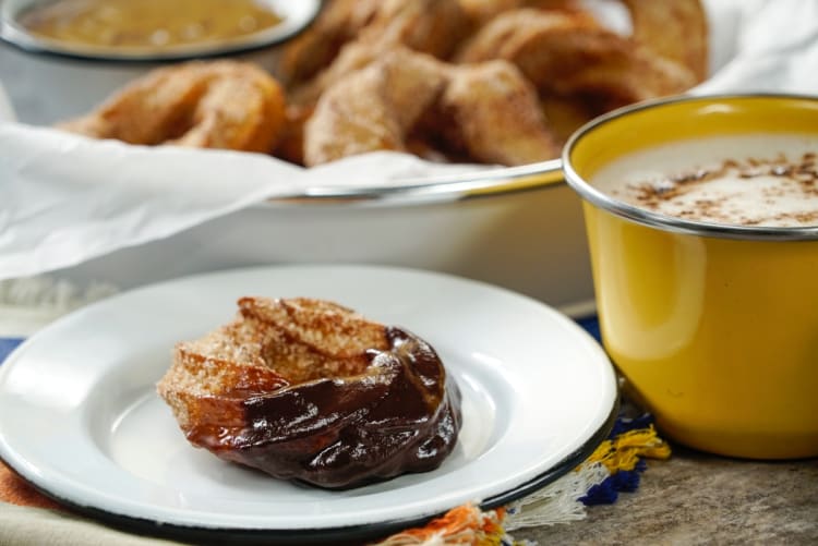 Entrega de regalos, golosinas especiales, churros, comida, MundoNOW