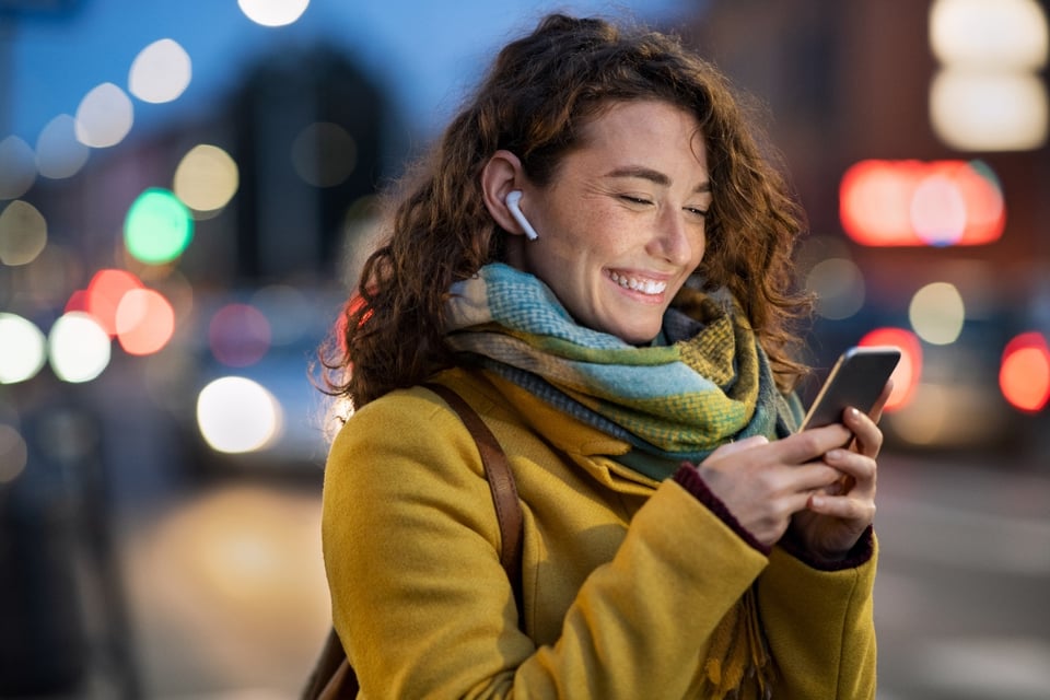 Cricket Wireless nuevos planes, plan anual, tarifa mensual, mensajes de texto, MundoNOW