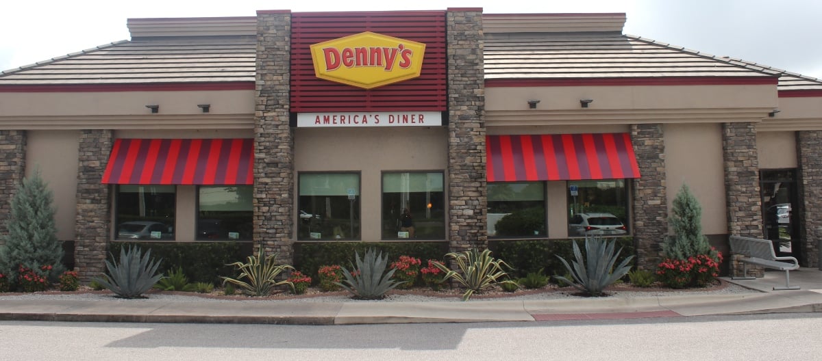 tiroteo mortal restaurante Denny's Orlando