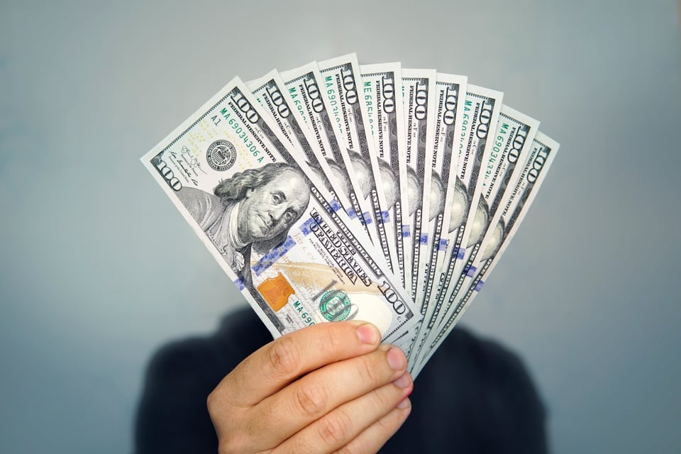 Beneficio a estadounidenses, dinero, California, Estados Unidos, pago