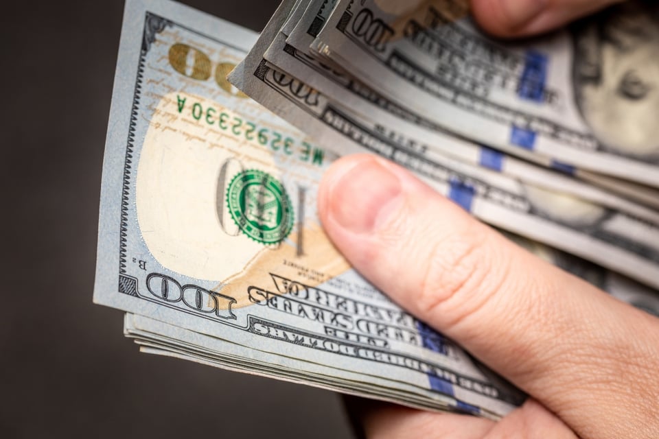 Beneficio a estadounidenses, dinero, California, Estados Unidos, pago