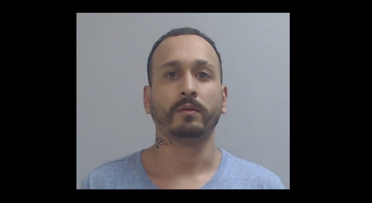 Salvador Domingo Dueñez left a weapon within reach of his son and he killed himself (PHOTOS)