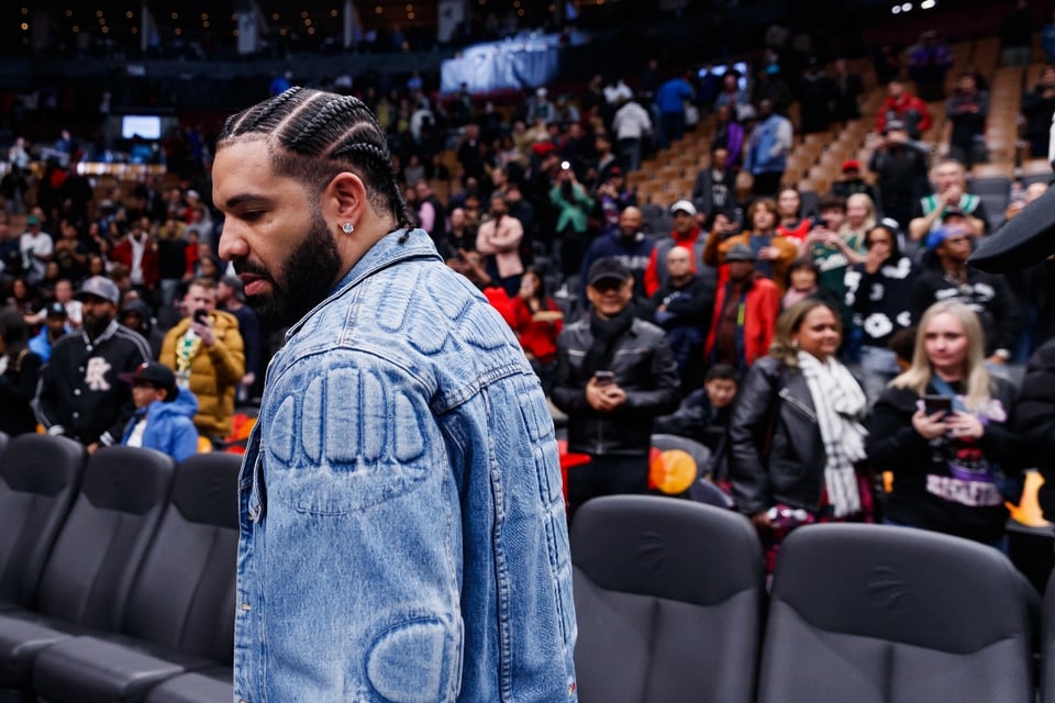 concert, Chicago, Missouri, USA, MundoNOW, Drake intimate video