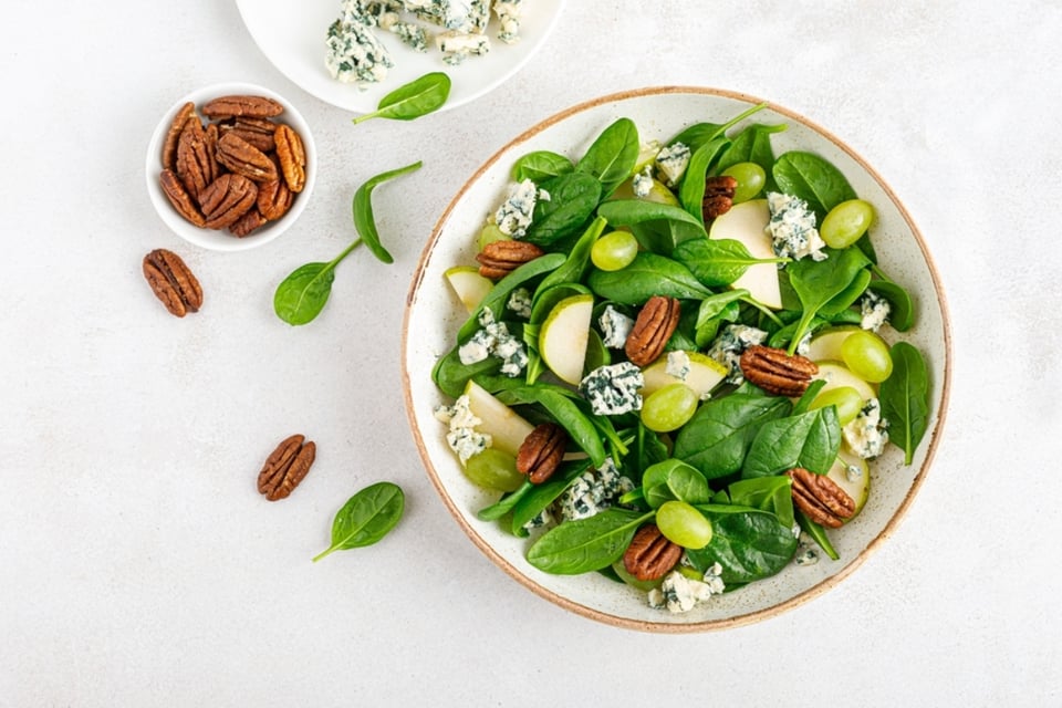Spinach, salads, MundoNow, diabetics, recipes