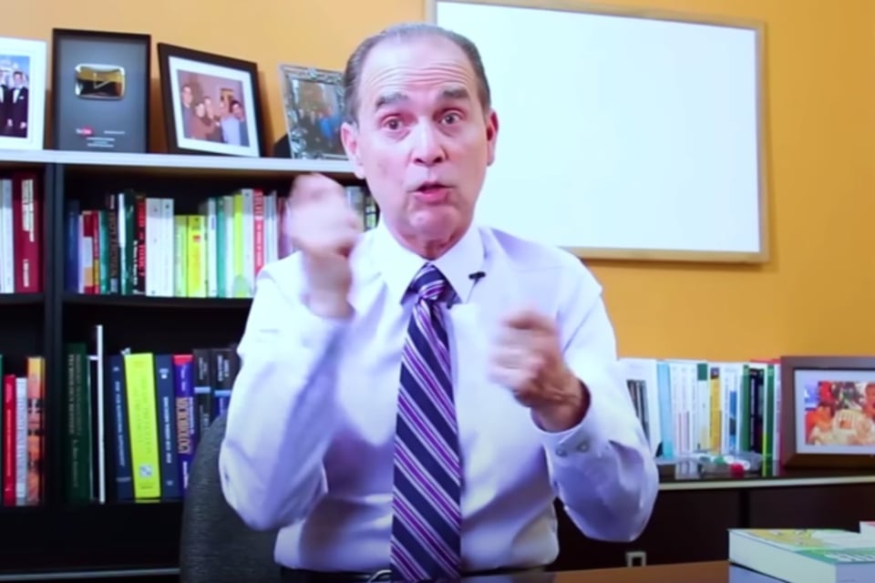 youtube, doctor, united states, MundoNOW