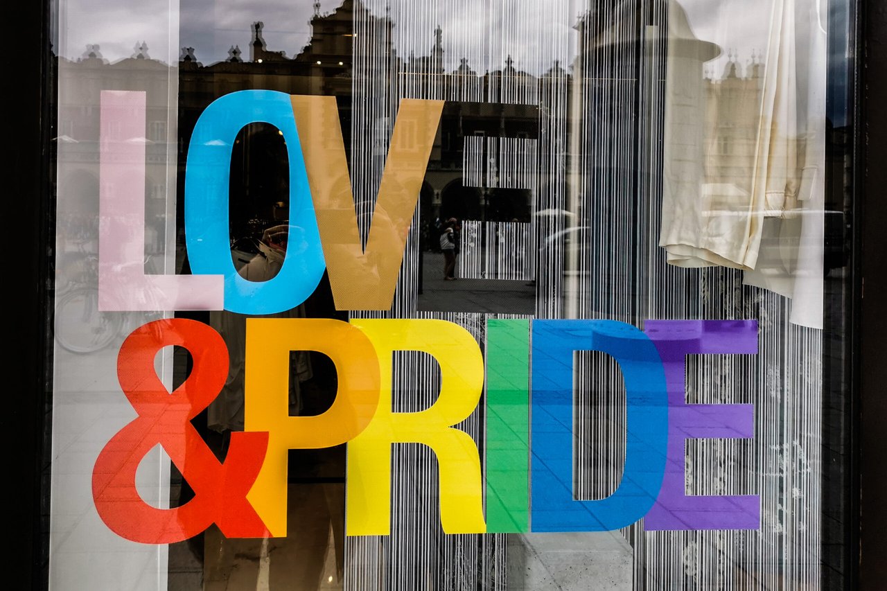 10 LGBT TV Shows That Always Celebrate Gay Pride (Part 1)