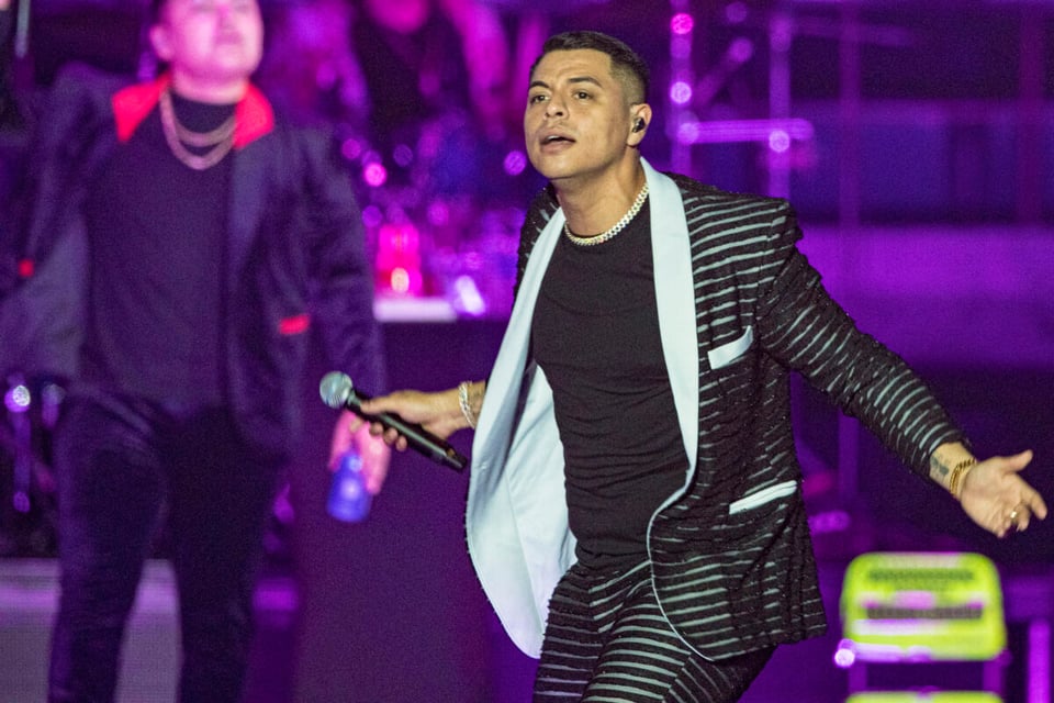 Eduin Caz no se retira, Grupo Firme, Eduin Caz, Cantante, México