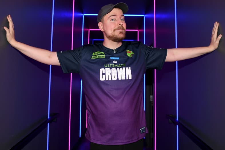 YouTuber MrBeast pays for eye surgery for 1,000 blind people (VIDEO)