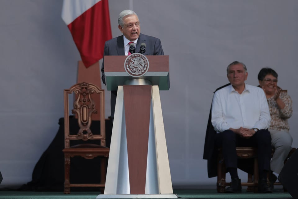 Secuestran a 16 funcionarios tras levantamiento de cantante