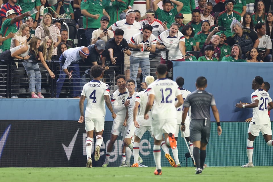 Pulisic adelanta a las Barras y las Estrellas