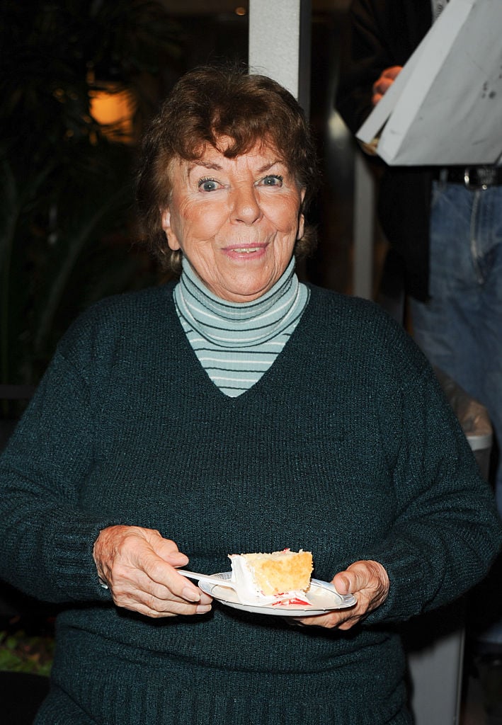 Louise Harrison dies