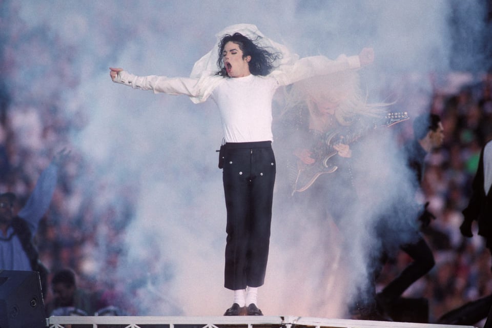 Michael Jackson, performs, Super Bowl XXVII, Halftime show